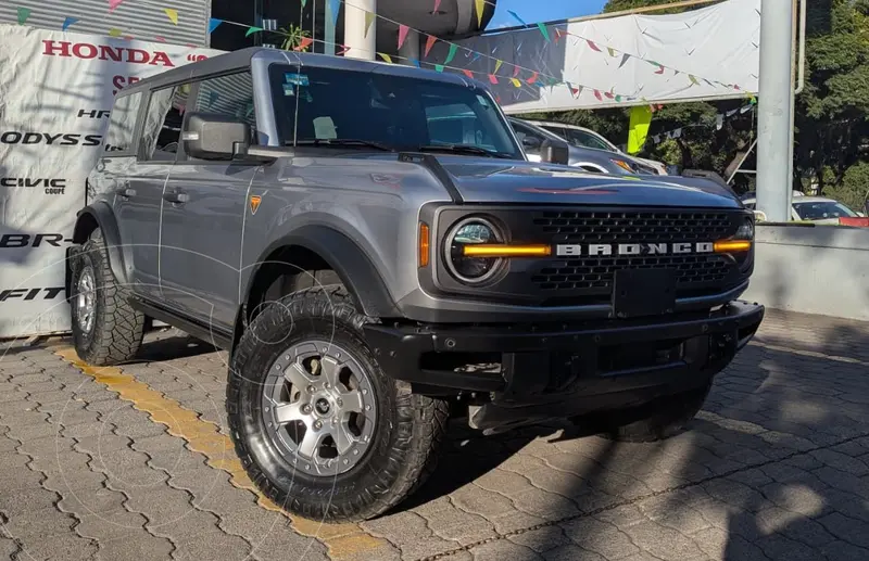 Foto Ford Bronco Badlands 4 Puertas usado (2022) color plateado precio $1,050,000