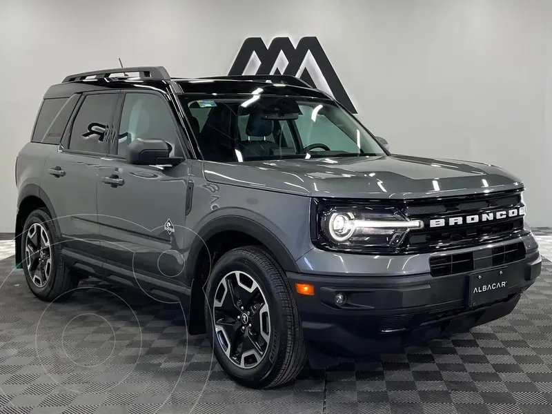 Foto Ford Bronco Outer Banks 4 Puertas usado (2024) color Gris precio $639,999