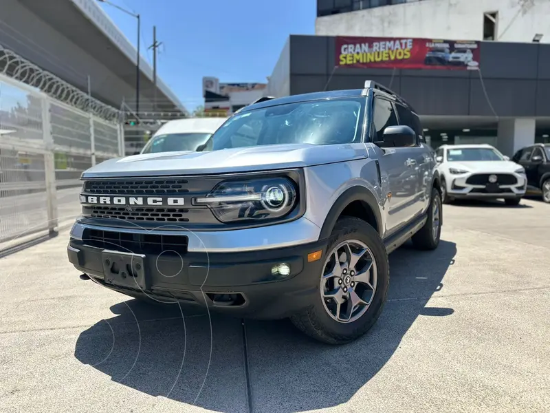 Foto Ford Bronco Badlands 4 Puertas usado (2023) color plateado financiado en mensualidades(enganche $123,200 mensualidades desde $13,831)