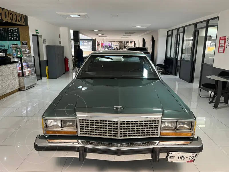 Foto Ford Crown Victoria Police Interceptor usado (1981) color Verde Oliva precio $150,000