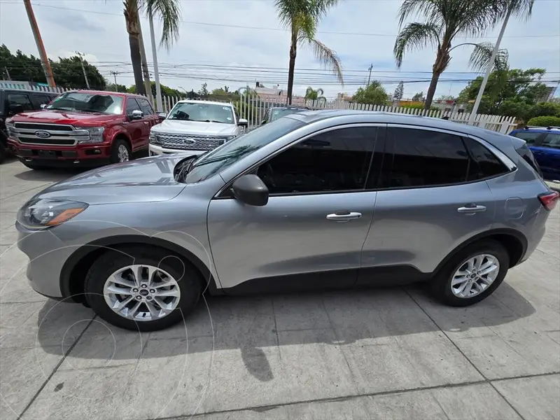 Foto Ford Escape Hibrida SE usado (2022) color Plata precio $498,000