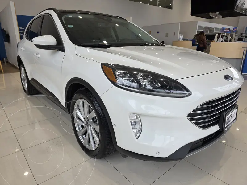 Foto Ford Escape Hibrida Titanium usado (2022) color Blanco financiado en mensualidades(enganche $123,262 mensualidades desde $10,365)