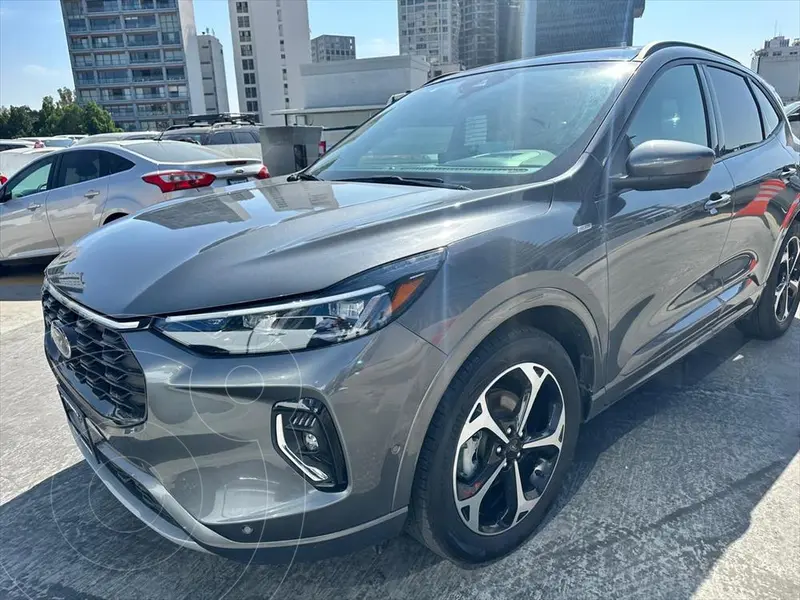 Foto Ford Escape Hibrida ST Line usado (2023) color Gris precio $698,000