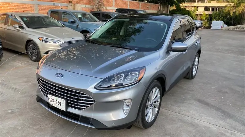 Foto Ford Escape Hibrida Titanium usado (2022) color Plata financiado en mensualidades(enganche $149,800 mensualidades desde $19,996)