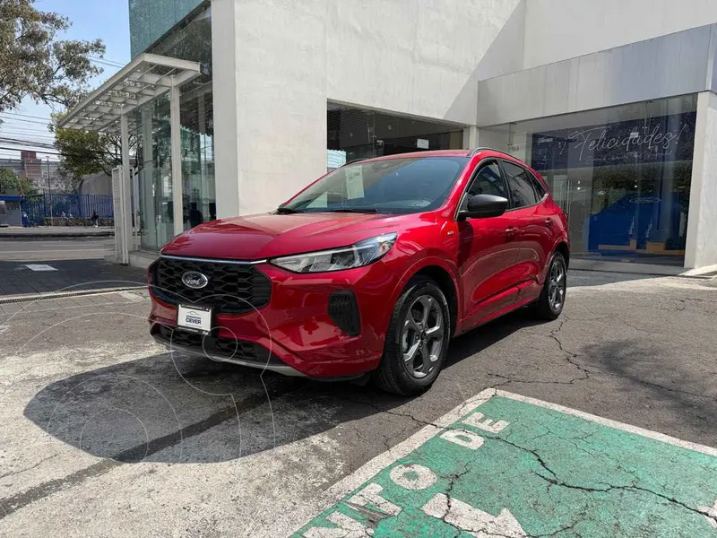 Foto Ford Escape Hibrida ST Line usado (2023) color Rojo financiado en mensualidades(enganche $151,844 mensualidades desde $16,158)