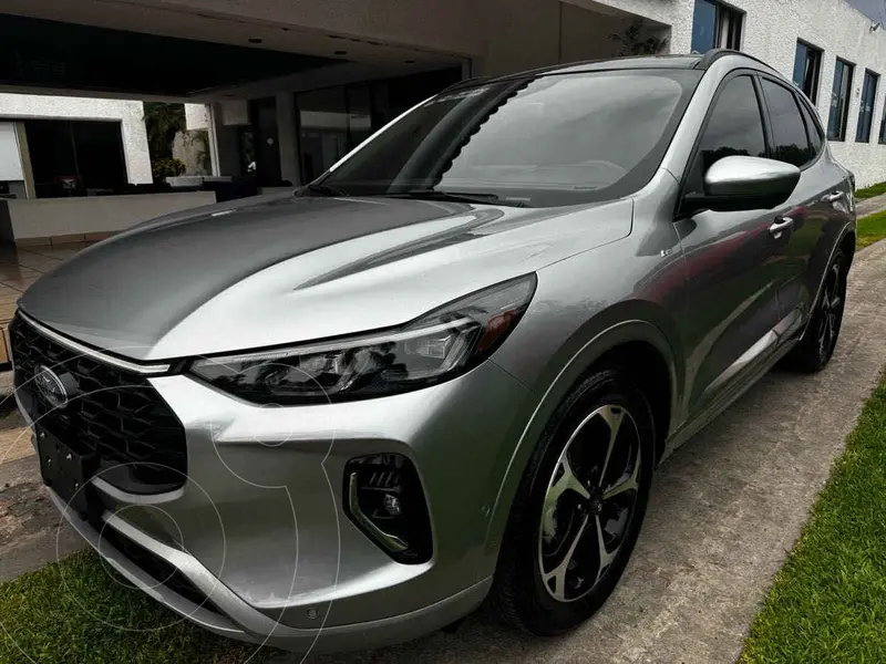 Foto Ford Escape Hibrida ST Line Elite usado (2023) color Plata precio $599,000