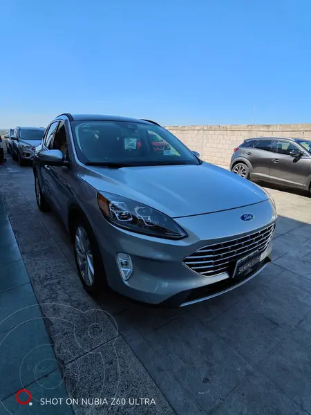 Foto Ford Escape Hibrida Titanium usado (2022) color Plata Estelar precio $559,000