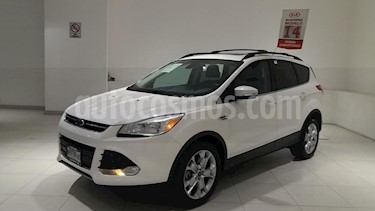 Foto Ford Escape 5P TITANIUM 2.0T TA CLIMATRONIC GPS QCP F. NIEBLA usado (2014) color Blanco precio $245,000