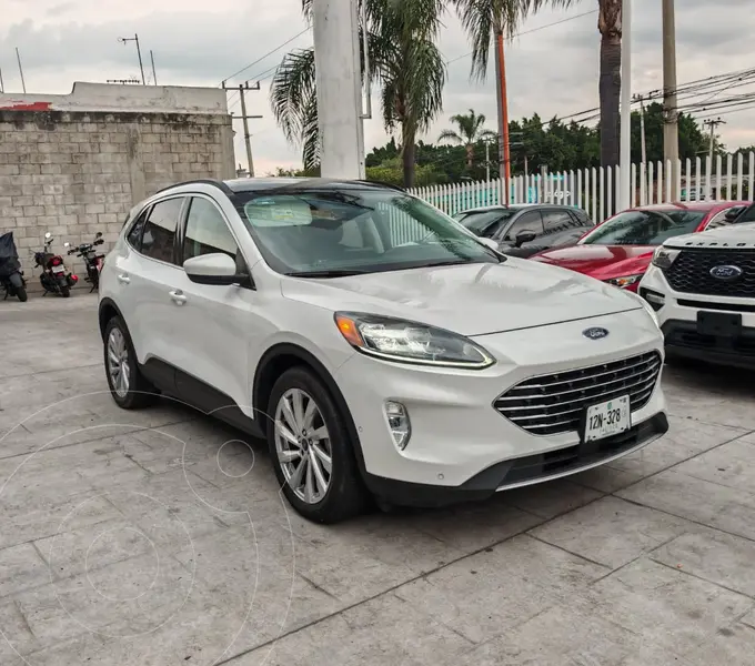 Foto Ford Escape Titanium usado (2022) color Blanco Platinado financiado en mensualidades(enganche $100,000 mensualidades desde $12,500)