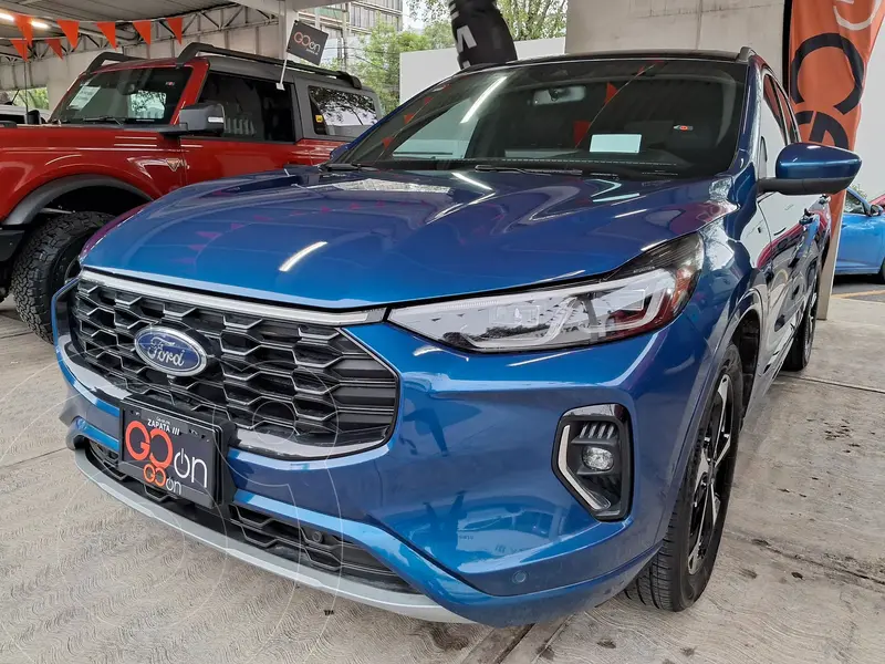 Foto Ford Escape Titanium EcoBoost usado (2023) color Azul financiado en mensualidades(enganche $170,312 mensualidades desde $13,024)