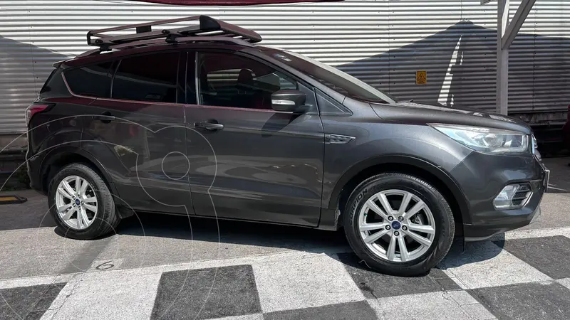 Foto Ford Escape S Plus usado (2019) color Gris precio $257,000