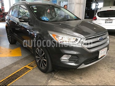 Ford Escape Titanium usado (2017) color Gris Nocturno precio $339,500