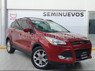 foto Ford Escape SE Plus usado (2014) color Rojo Rubí precio $219,000