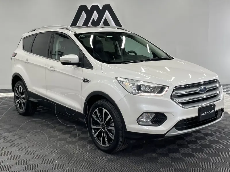 Foto Ford Escape Titanium EcoBoost usado (2018) color Blanco precio $318,999