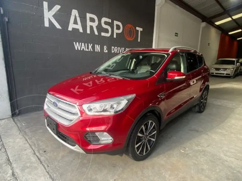 Foto Ford Escape Titanium EcoBoost usado (2017) color Rojo financiado en mensualidades(enganche $91,807 mensualidades desde $6,691)
