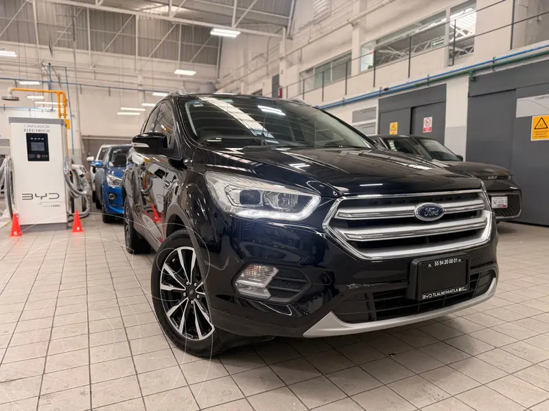 Foto Ford Escape Titanium EcoBoost usado (2019) color Negro precio $299,900