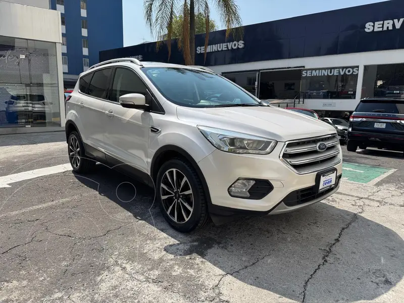 Foto Ford Escape Titanium EcoBoost usado (2018) color Blanco Oxford precio $299,500