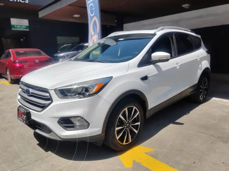 Ford Escape Titanium usado (2017) color Blanco precio $305,000