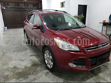Ford Escape Titanium EcoBoost usado (2014) color Rojo Rubi precio $230,000