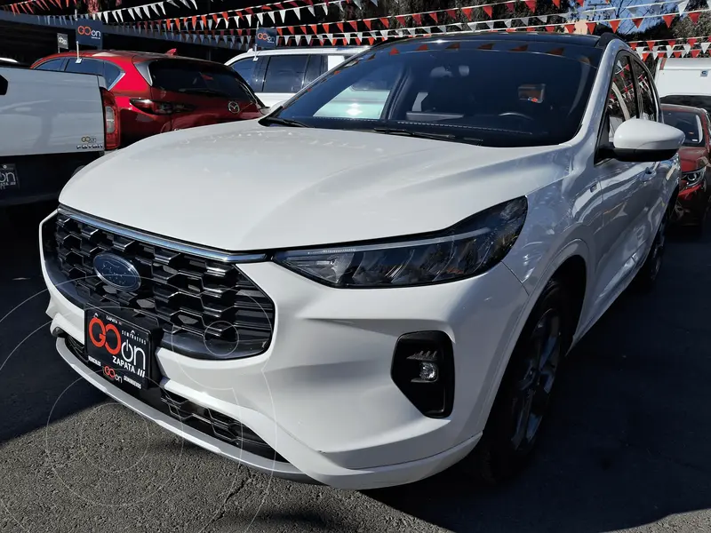 Foto Ford Escape LINE usado (2023) color FORBB BLANCO METALICO precio $480,000