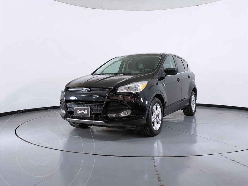 Foto Ford Escape SE Plus con techo panoramico usado (2014) color Negro precio $245,999