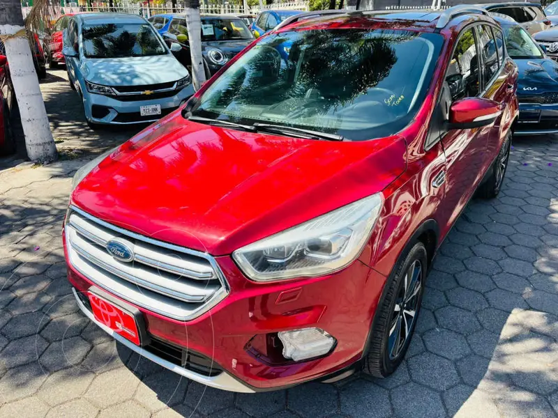 Foto Ford Escape Titanium EcoBoost usado (2019) color Rojo precio $237,000