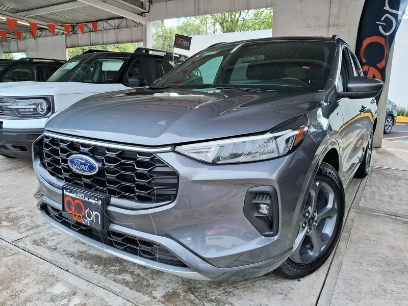 Foto Ford Escape Titanium EcoBoost usado (2023) color Gris financiado en mensualidades(enganche $155,325 mensualidades desde $11,878)