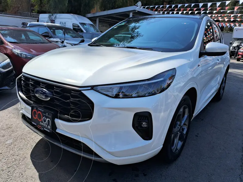 Foto Ford Escape Titanium EcoBoost usado (2024) color Blanco financiado en mensualidades(enganche $167,588 mensualidades desde $12,815)