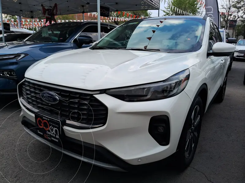 Foto Ford Escape Titanium EcoBoost usado (2025) color Blanco financiado en mensualidades(enganche $188,025 mensualidades desde $14,378)