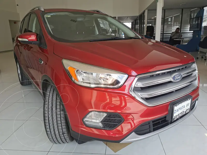 Foto Ford Escape Trend Advance usado (2017) color Rojo financiado en mensualidades(enganche $88,500 mensualidades desde $8,988)