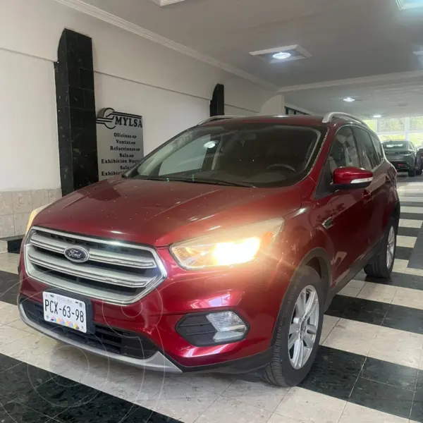 Foto Ford Escape S usado (2017) color Rojo precio $295,000