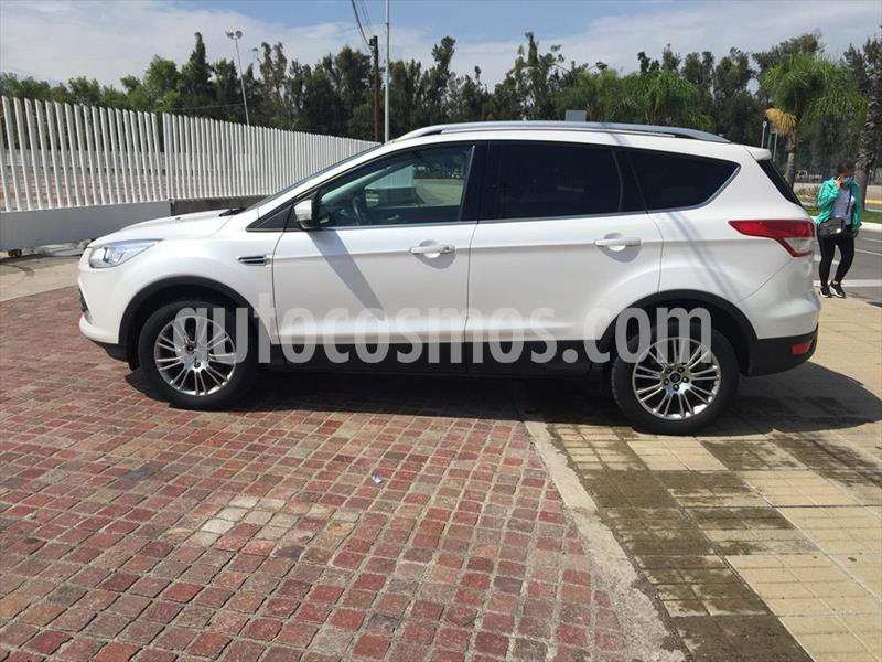 Ford Escape 5P TREND L4 2.5 AUT usado (2015) color Blanco precio $210,000