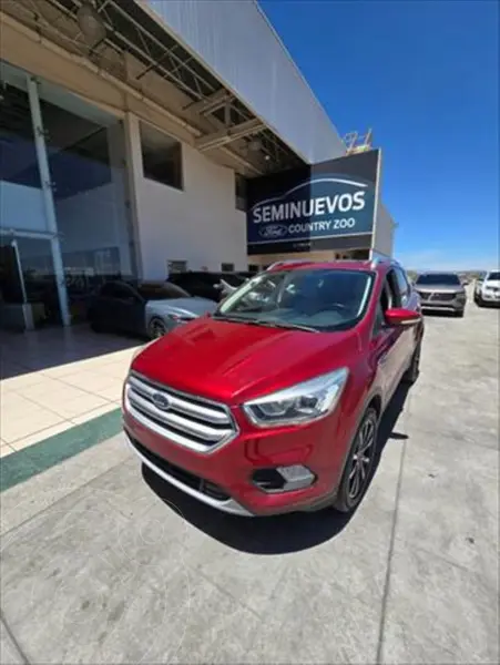 Foto Ford Escape Titanium EcoBoost usado (2018) color Rojo Rubi precio $298,000