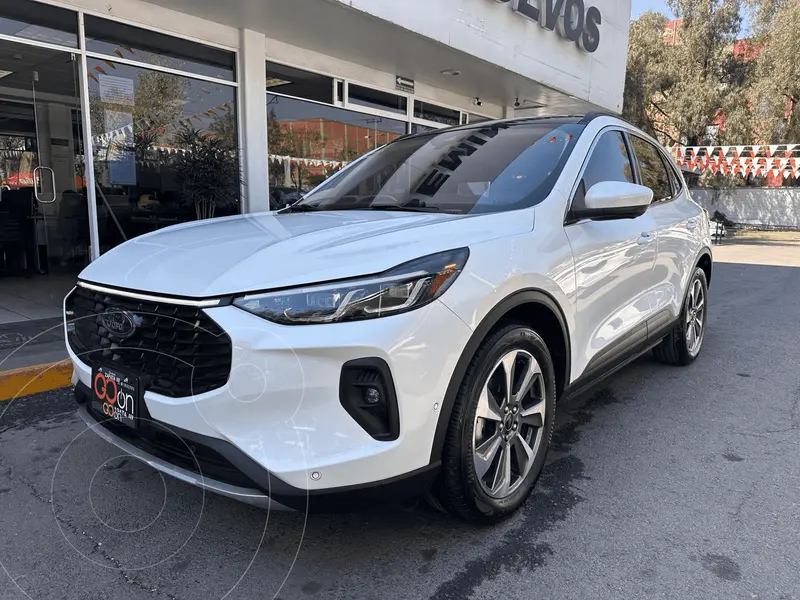 Foto Ford Escape PLATINUM usado (2024) color FORB BLANCO METALICO precio $590,000