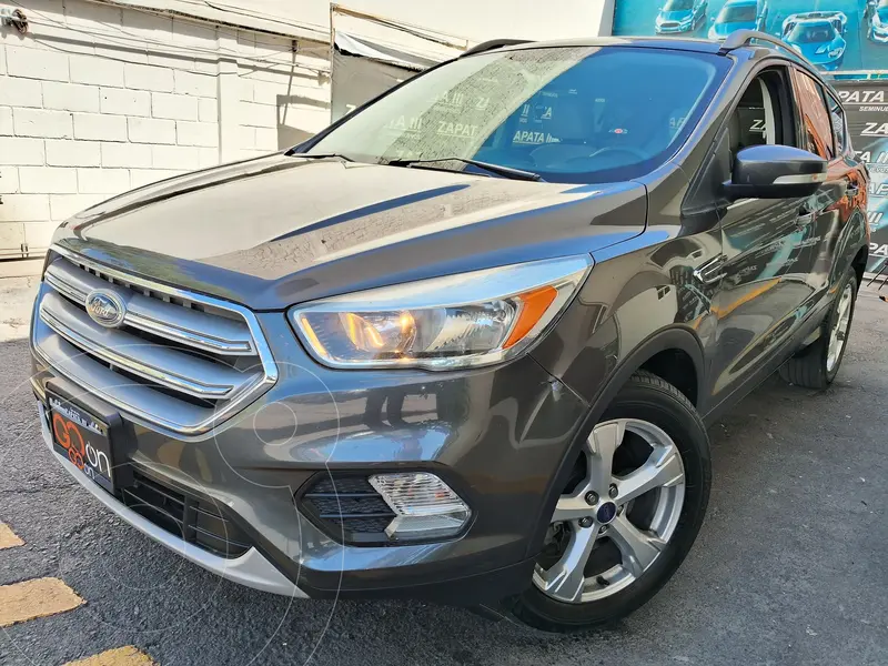 Foto Ford Escape Trend Advance usado (2017) color Gris precio $240,000
