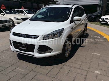 Foto Ford Escape Titanium EcoBoost usado (2015) color Blanco precio $270,000