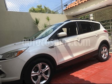 foto Ford Escape Trend Advance EcoBoost usado (2014) color Blanco Oxford precio $225,000