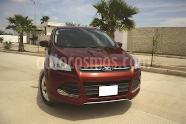 foto Ford Escape Trend Advance EcoBoost usado (2014) color Rojo Rubí precio $210,000