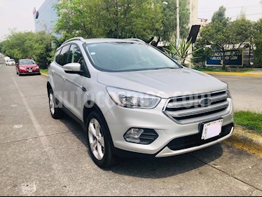 foto Ford Escape Trend Advance usado (2017) color Plata precio $300,000