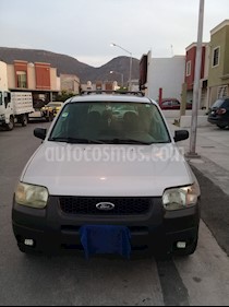 Foto Ford Escape XLS 3.0L V6 usado (2004) color Gris precio $67,000