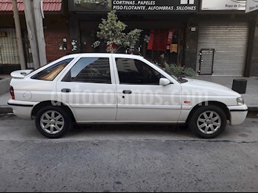 foto Ford Escort CLX usado (2003) color Blanco precio $120.000