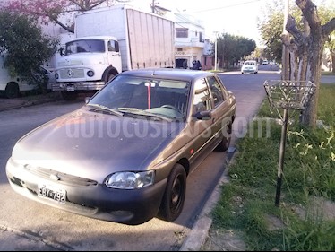 foto Ford Escort Cross 1.6L usado (2003) color Marrón precio $33.000