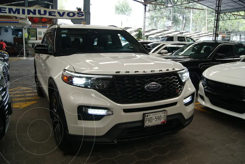 Foto Ford Explorer ST 3.0L usado (2021) color Blanco precio $847,000