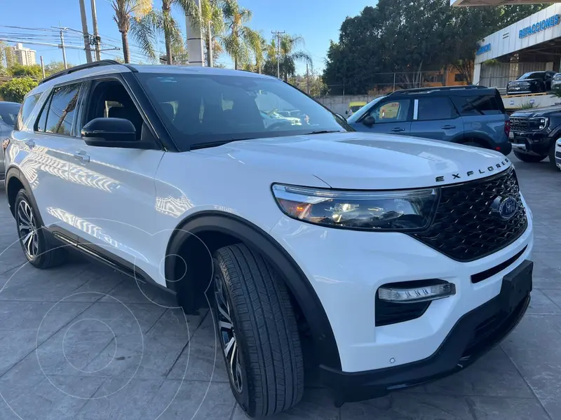 Foto Ford Explorer ST 3.0L usado (2023) color Blanco precio $870,000