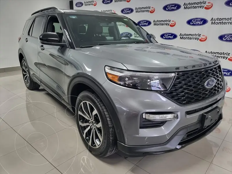 Foto Ford Explorer XLT Base usado (2023) color Gris precio $1,099,000