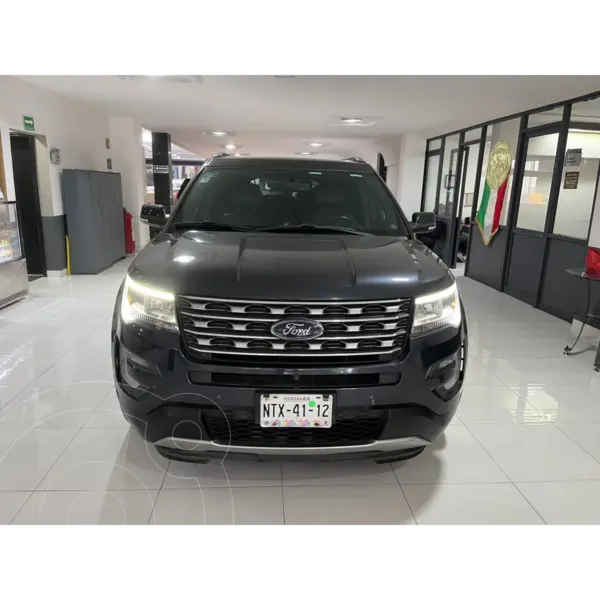 Foto Ford Explorer Limited 4x2 3.6L usado (2017) color Azul petroleo precio $305,000