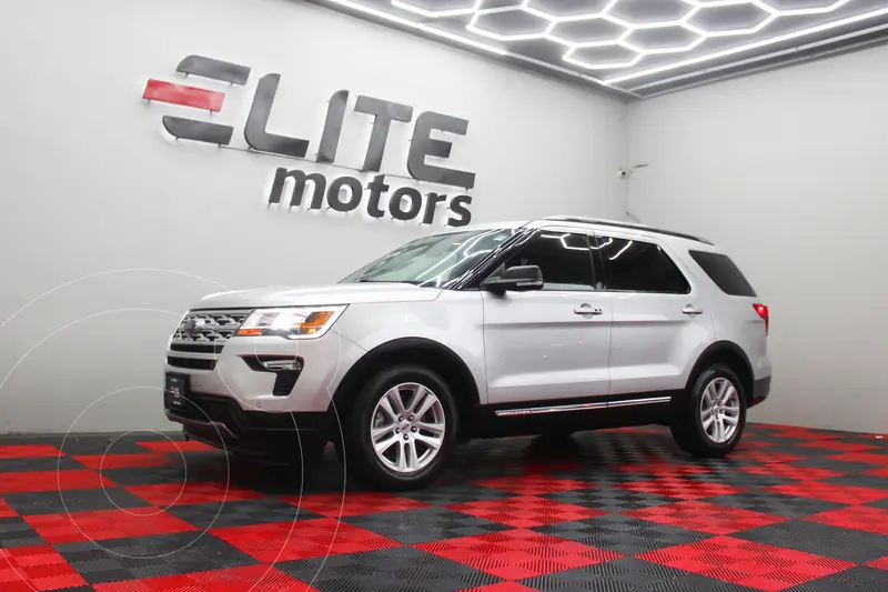 Foto Ford Explorer XLT usado (2019) color Plata Estelar precio $444,900