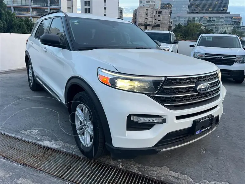 Foto Ford Explorer XLT usado (2021) color Blanco precio $700,000