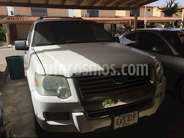 Foto Ford Explorer XLT 4.6L Aut 4x2 usado (2007) color Blanco precio u$s4.000
