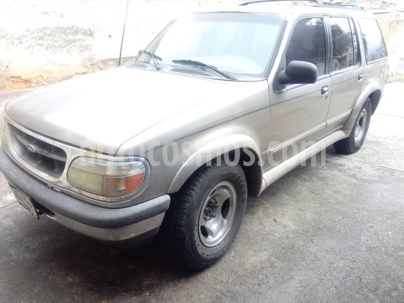 foto Ford Explorer XLT 4x4 usado (1998) color Plata precio u$s2.500